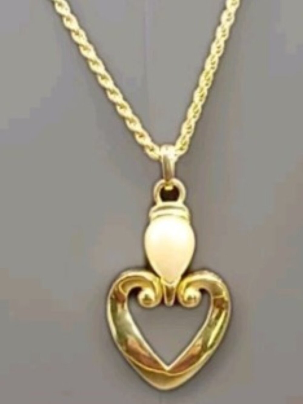 PREMIER DESIGNS Long Gold Tone Heart Faux Pearl Pendant Necklace Vintage Jewelry